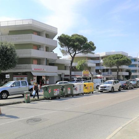 Condominio Moschettieri Monolocale Bibione Esterno foto