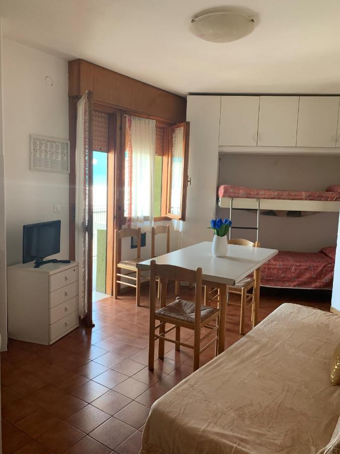Condominio Moschettieri Monolocale Bibione Esterno foto