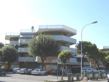 Condominio Moschettieri Monolocale Bibione Esterno foto